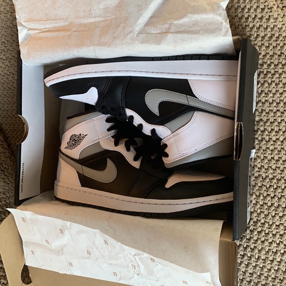 Air Jordan Size 8 1/2 mens. Authentic brand new - Picture 3 of 4